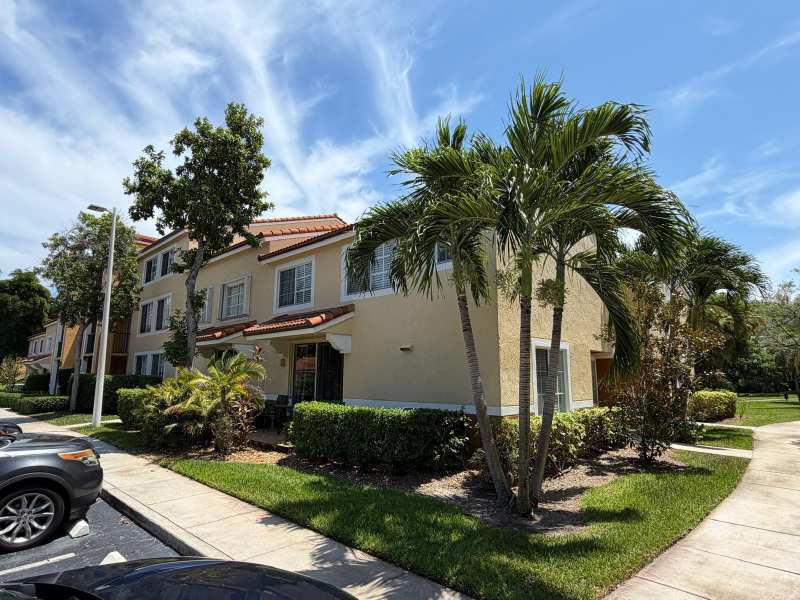 123 YACHT CLUB Way # 111, Hypoluxo FL 33462