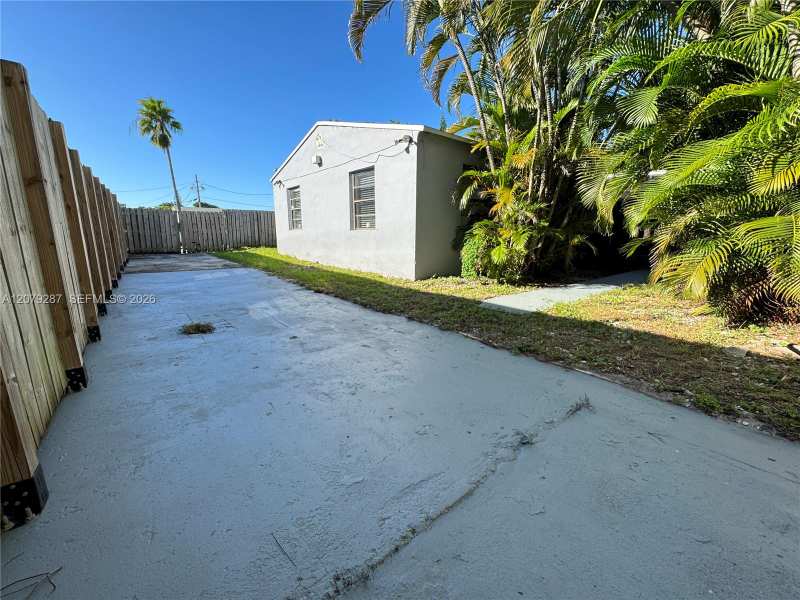 2105 Monroe Ter # 1, Hollywood FL 33020