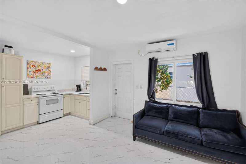 635 SW 16th Ave # 2, Miami FL 33135