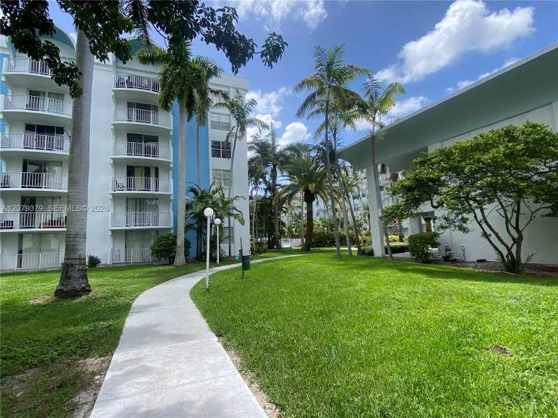 488 NW 165th St Rd # 415, Miami FL 33169