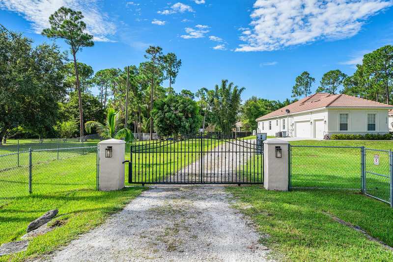 13174 82ND Lane N, FL 33412