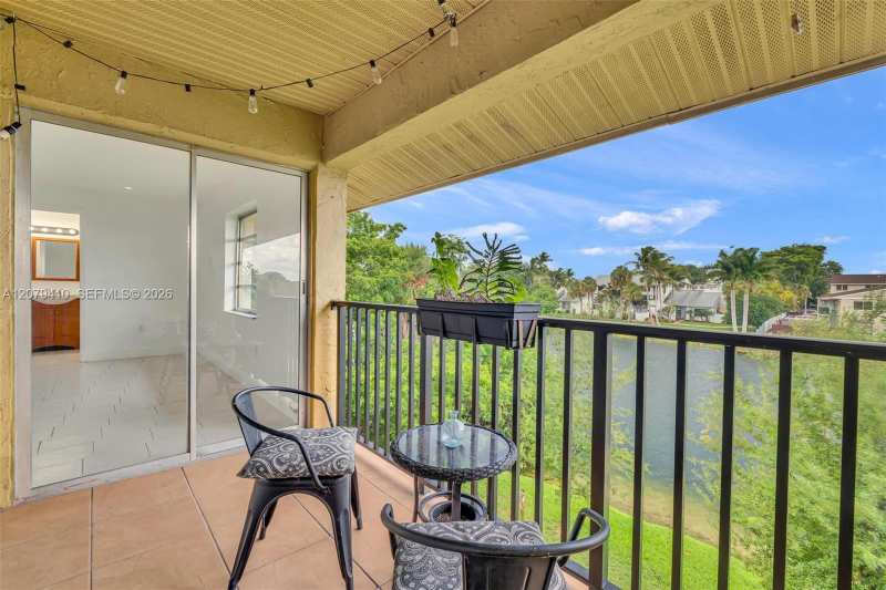15470 SW 82nd Ln # 332, Miami FL 33193