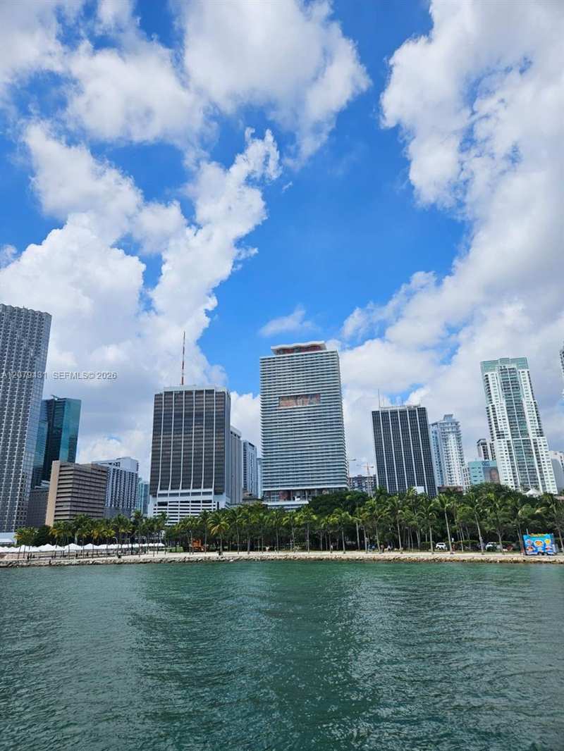 50 Biscayne Blvd # 707, Miami FL 33132