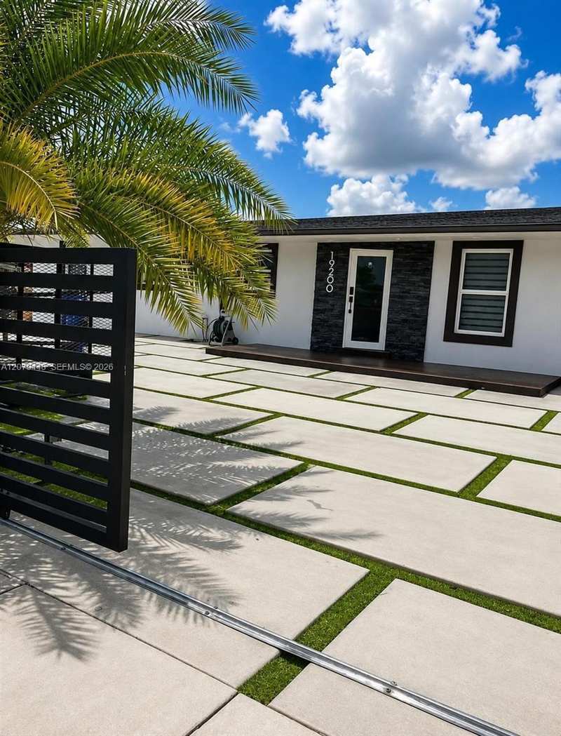 19200 NW 51st Ave, Miami Gardens FL 33055