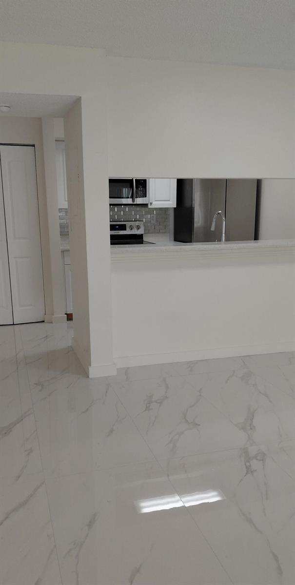 18276 MEDITERRANEAN Boulevard # 6, Hialeah FL 33015