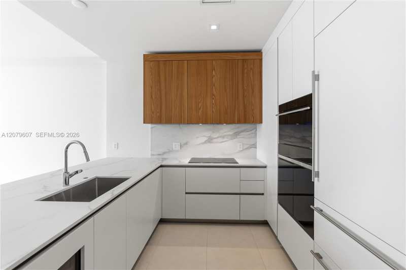 1400 Biscayne Blvd # 804, Miami FL 33132
