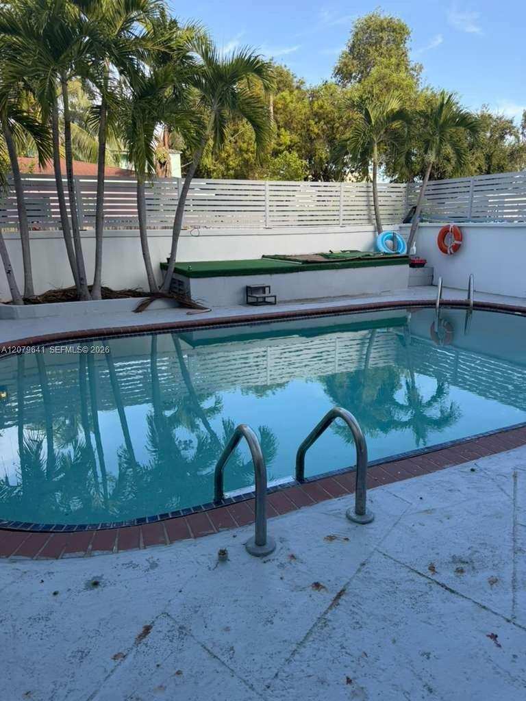 421 NE 68th St # 8, Miami FL 33138