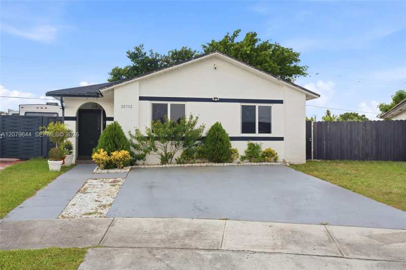 20752 SW 121st Ct, Miami FL 33177