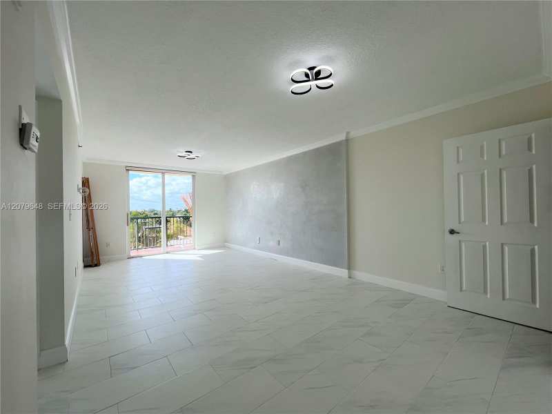 8888 Collins Ave # 308, Surfside FL 33154