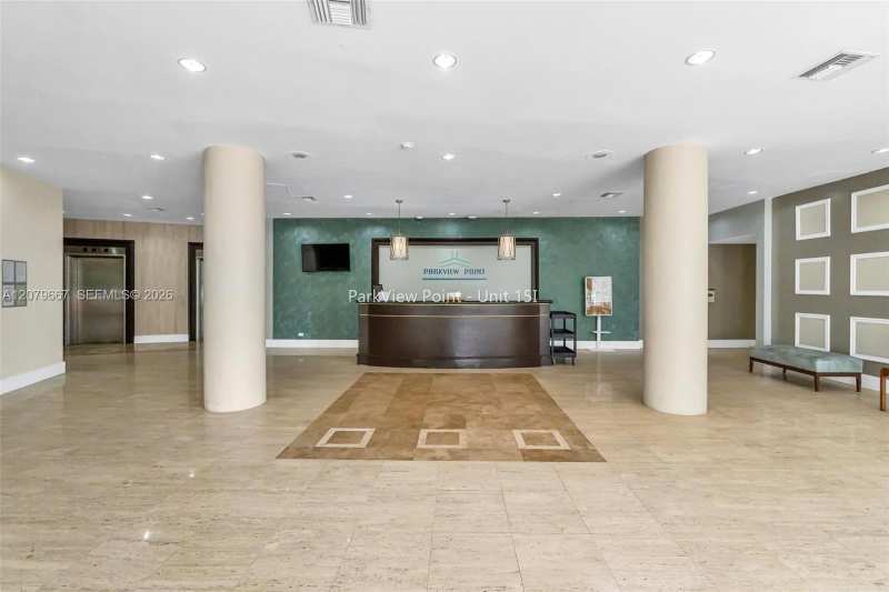 7441 Wayne # 15I, Miami Beach FL 33141