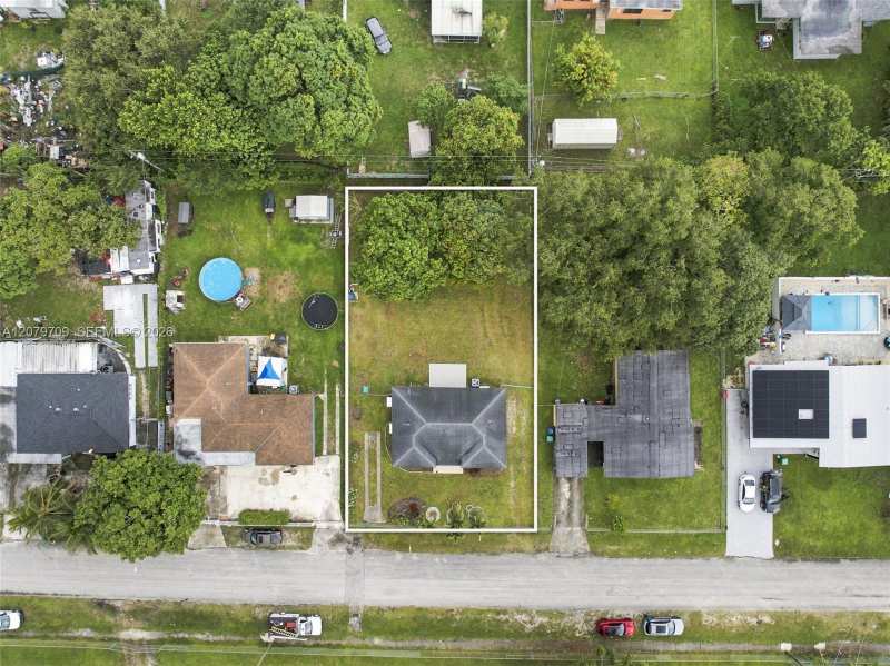 2135 NW 129th St, Miami FL 33167