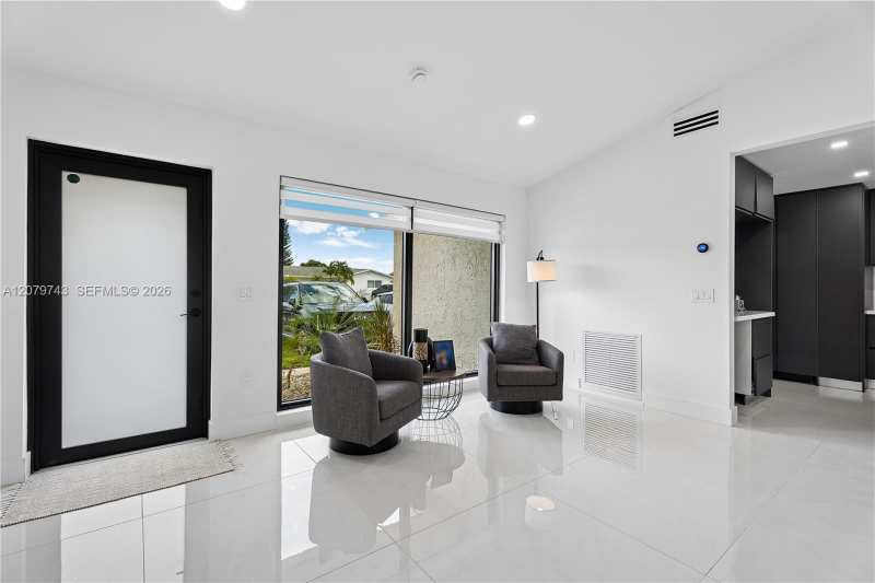 620 NW 98th Ave, Pembroke Pines FL 33024