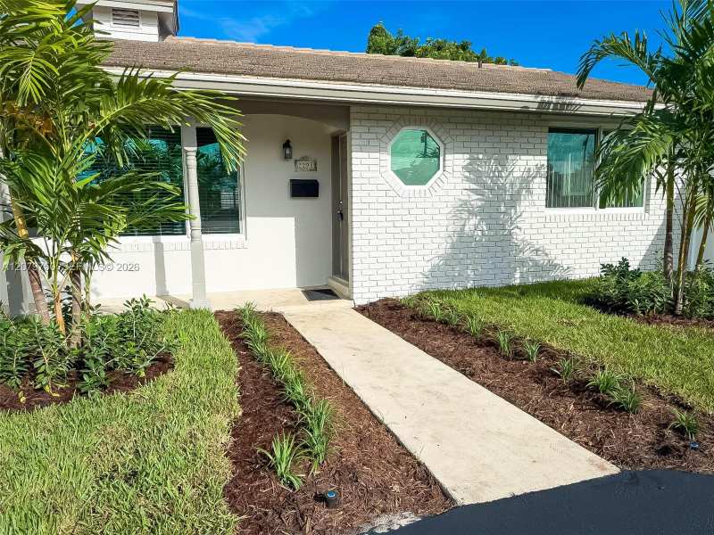 2298 NE 2nd Ave, Boca Raton FL 33431