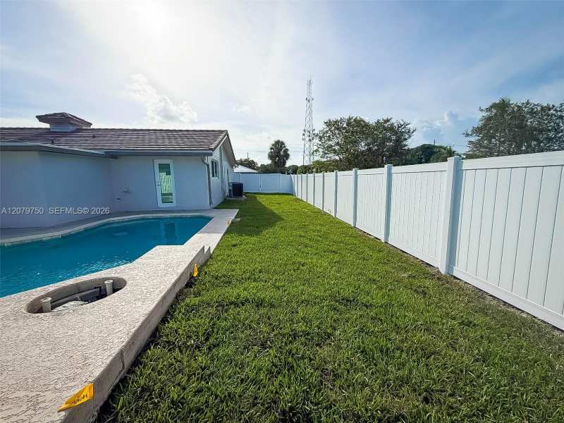 2298 NE 2nd Ave, Boca Raton FL 33431