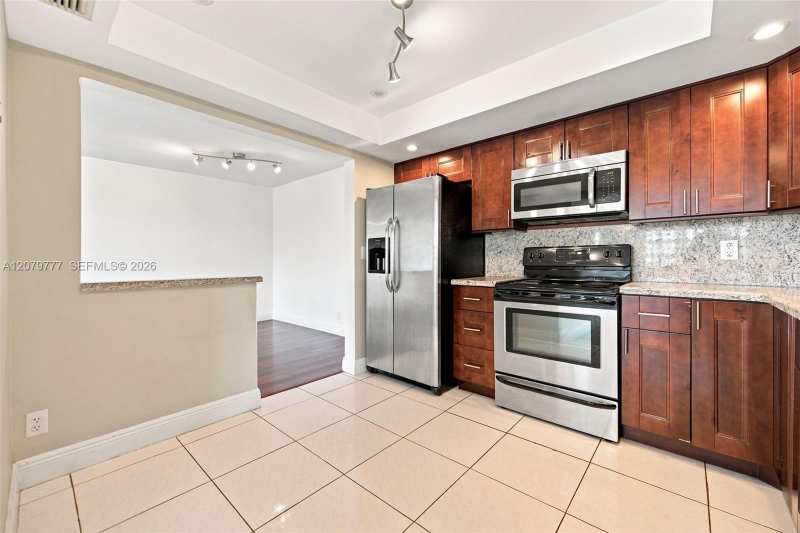 200 NE 12th Ave # 1D, Hallandale Beach FL 33009