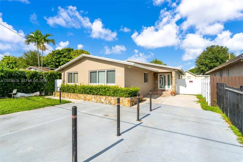 7794 NW 14th Ct, Miami FL 33147