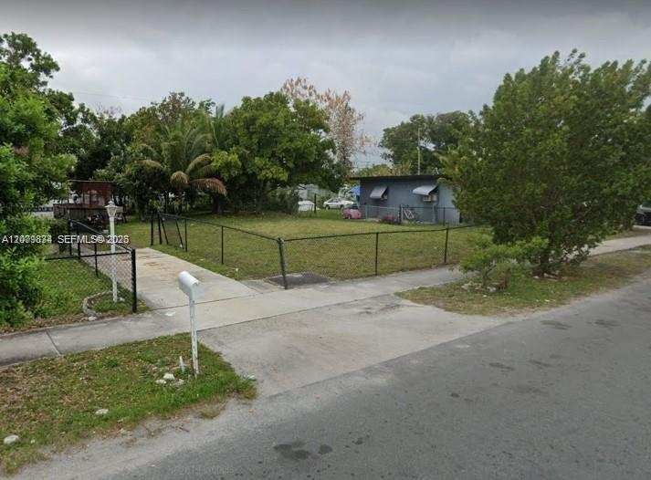 4 NW 4th Ct, Pompano Beach FL 33069