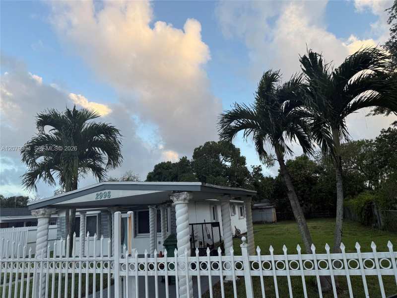2998 NW 94th St # 2998, Miami FL 33147