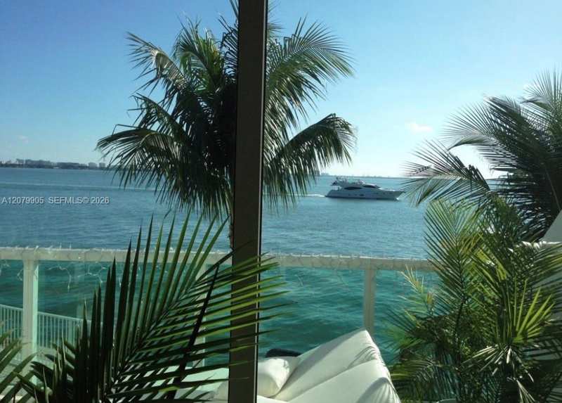 2000 Bay Dr # 208, Miami Beach FL 33141