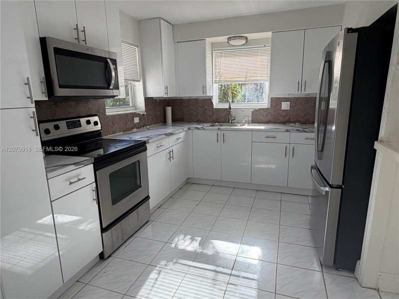 2446 Johnson St, Hollywood FL 33020