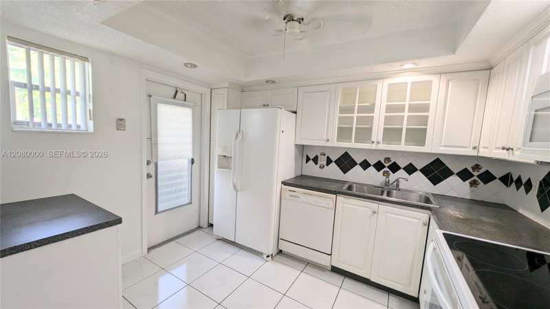 19051 NE 2nd Ave # 1507, Miami FL 33179