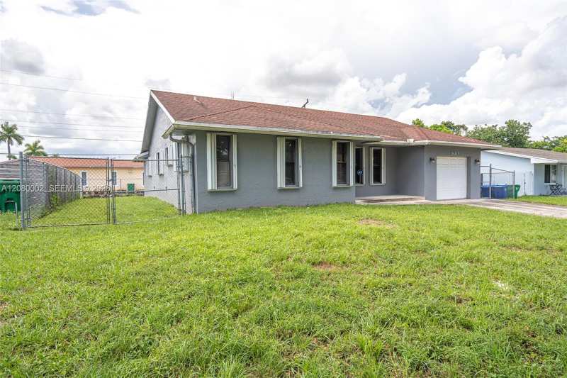 1830 SW 96th Ave, Miramar FL 33025