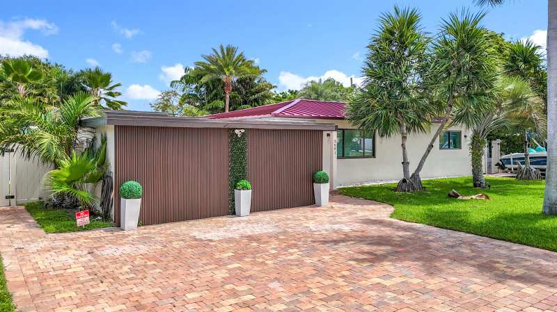 2601 NE 18TH Street, Pompano Beach FL 33062