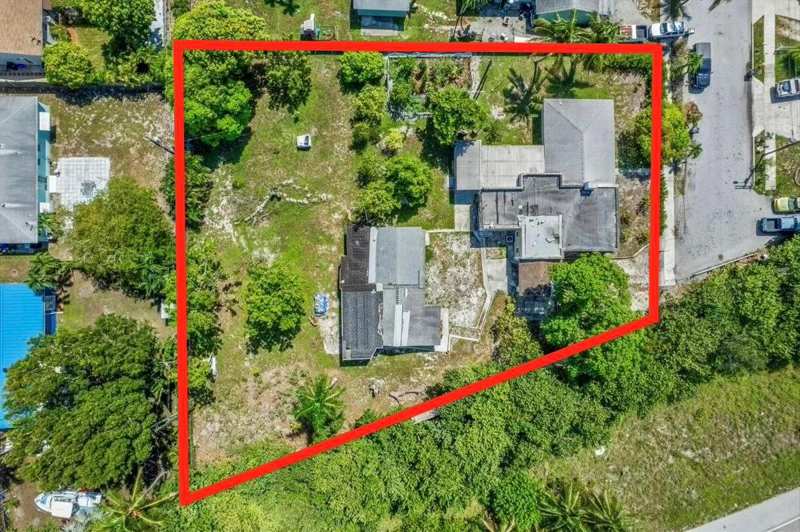 1740 11th Avenue N, FL 33460