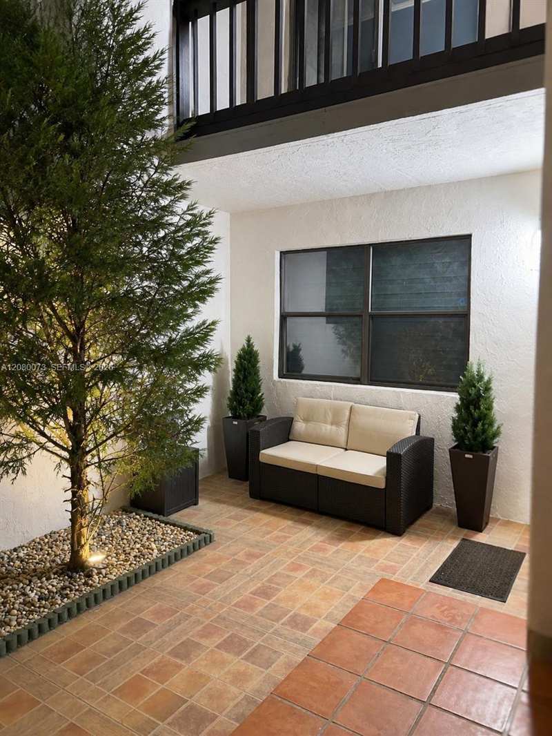 10182 NW 41st St # 9, Doral FL 33178