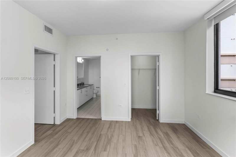 999 SW 1st Ave # 3202, Miami FL 33130