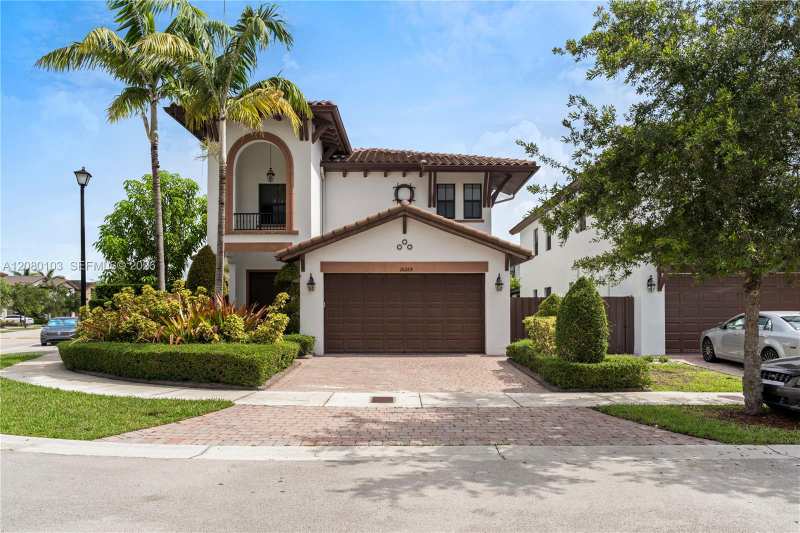 10269 NW 86th St, Doral FL 33178