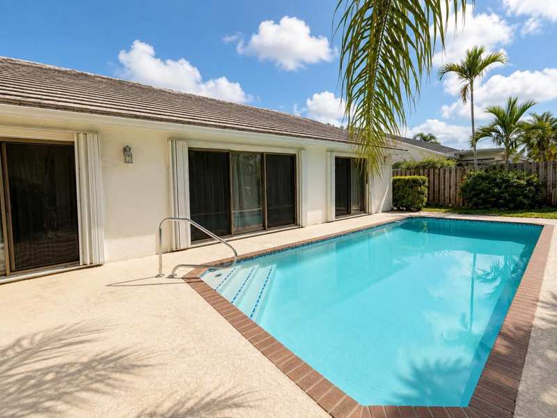 400 SEQUOIA Lane, Boca Raton FL 33487