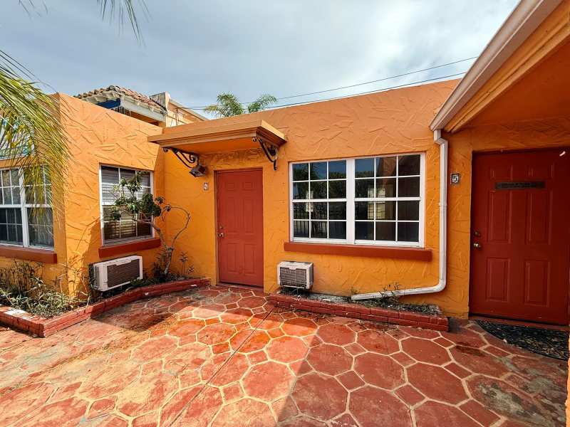 2135 Broadway, Riviera Beach FL 33404