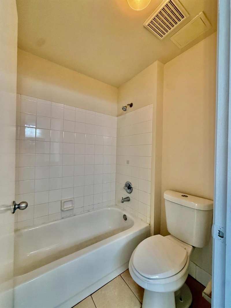 6960 SW 39th Street # E207, Davie FL 33314