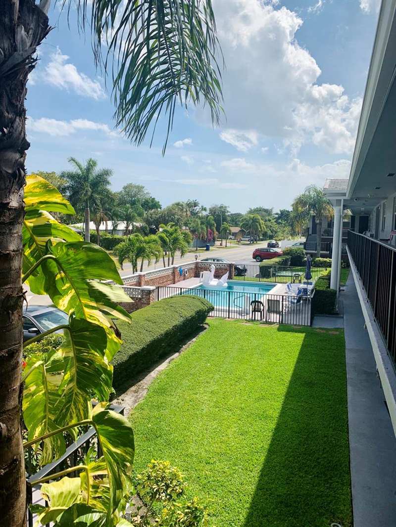 2701 MIDDLE RIVER Drive # 21, Fort Lauderdale FL 33306