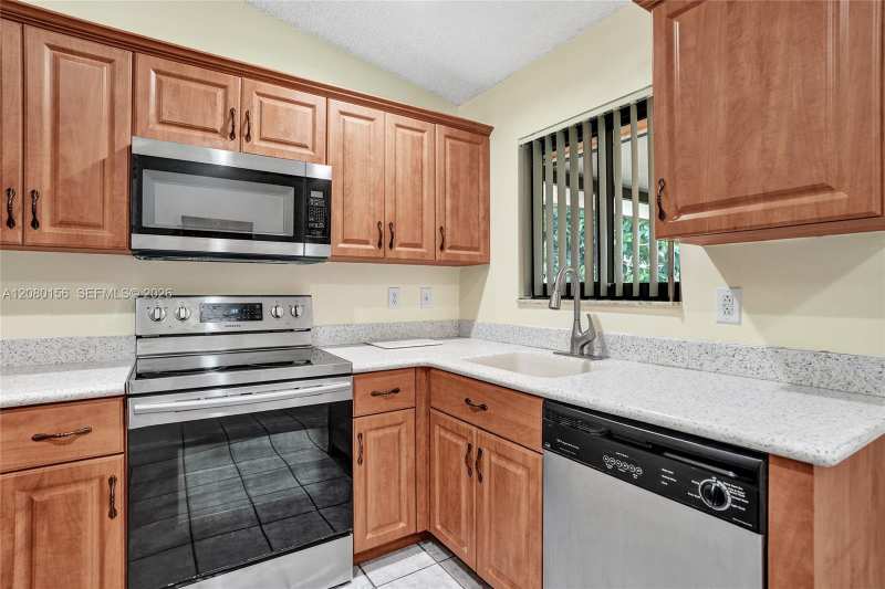 5312 NW 92nd Ave, Sunrise FL 33351