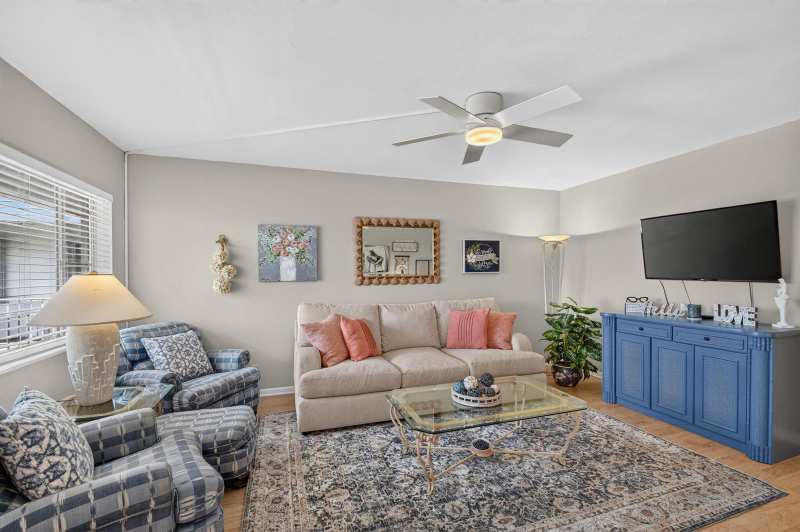2880 LAKE OSBORNE Drive # 203, FL 33461