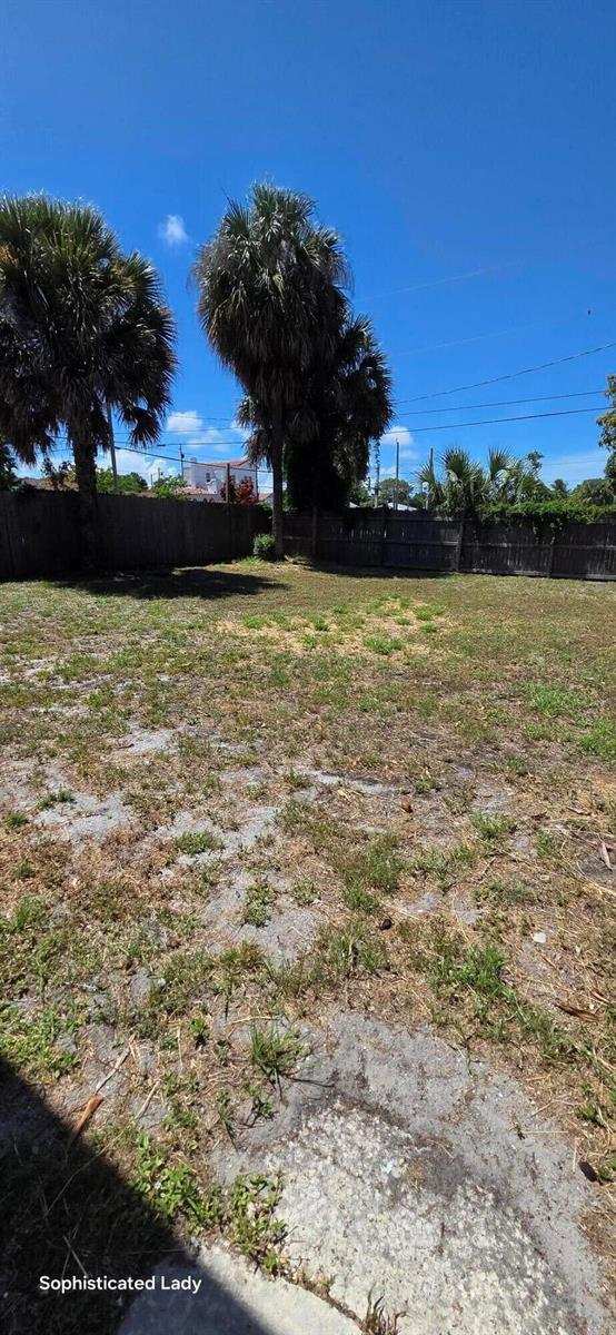 633 11TH Street, West Palm Beach FL 33401