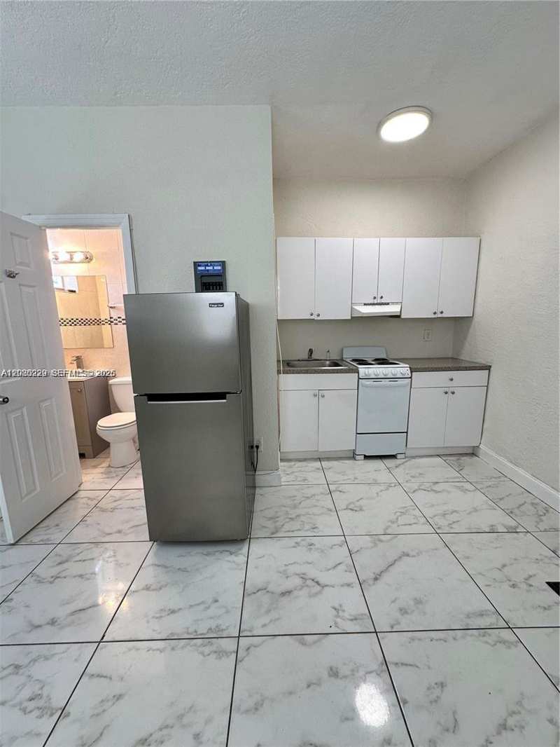 912 NW 9th Ave # 8, Hallandale Beach FL 33009