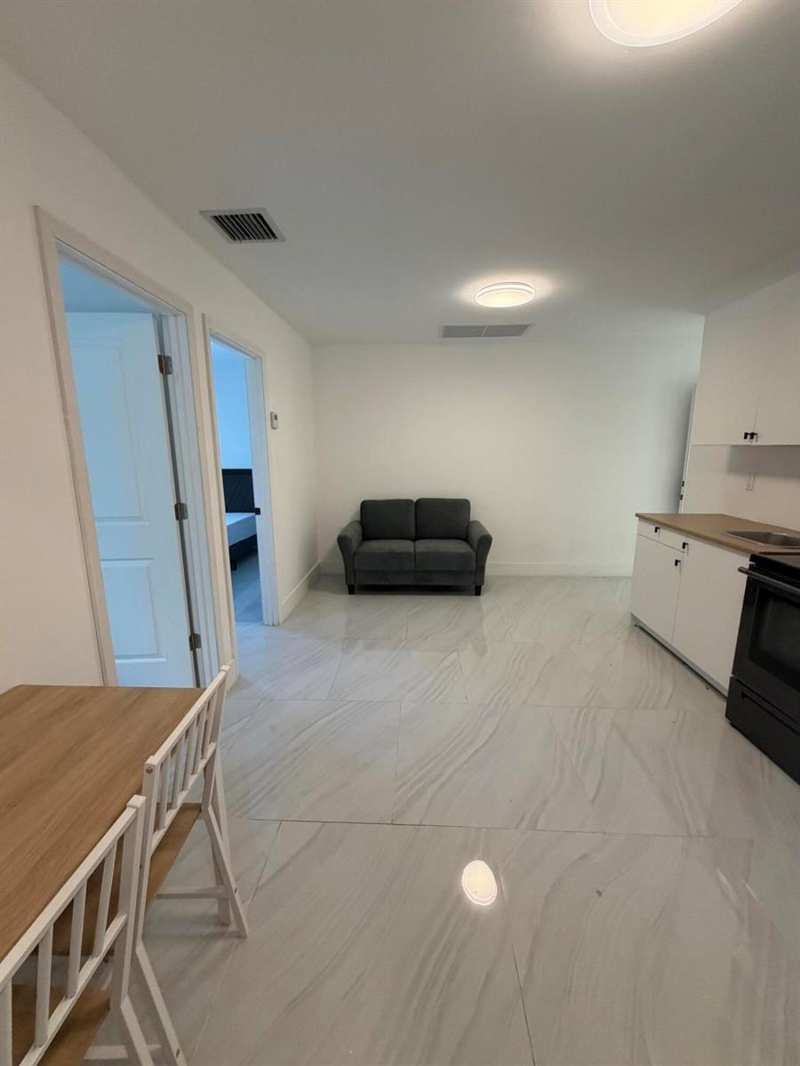 8211 BISCAYNE Boulevard # 2, Miami FL 33138