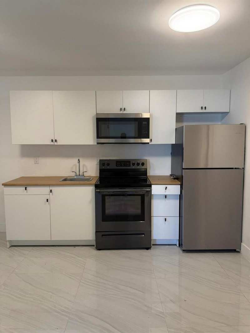 8211 BISCAYNE Boulevard # 2, Miami FL 33138