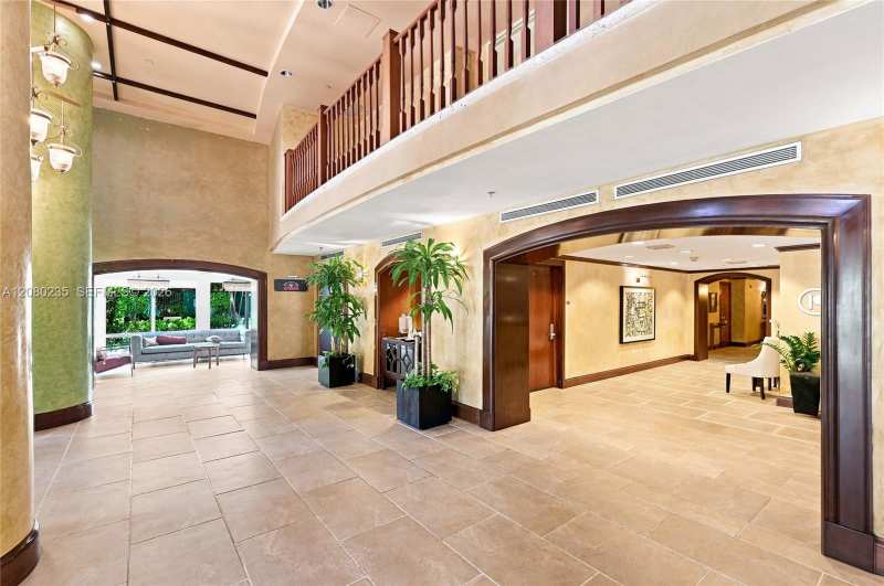 2951 S Bayshore Dr # 305, Miami FL 33133