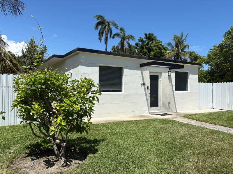 5911 SW 62nd Ter, South Miami FL 33143