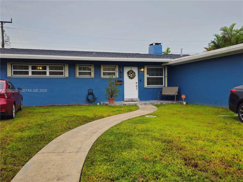 20700 Leeward Ln, Cutler Bay FL 33189