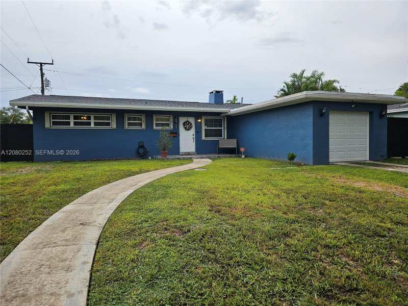 20700 Leeward Ln, Cutler Bay FL 33189