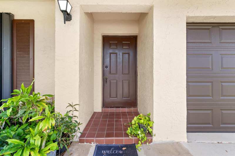 6254 BLUE BANEBERRY Lane, FL 33463