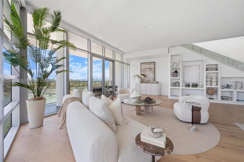 6101 Aqua Ave, Miami Beach FL 33141