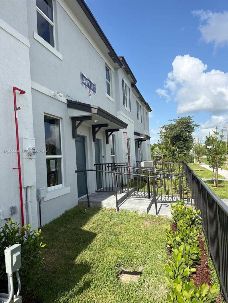12450 SW 248 # 2, Homestead FL 33032