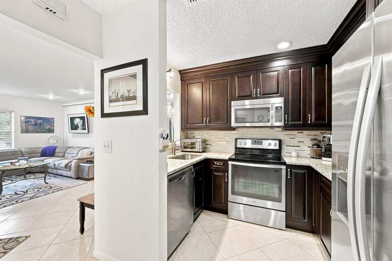 5450 VERONA Drive # H, Boynton Beach FL 33437