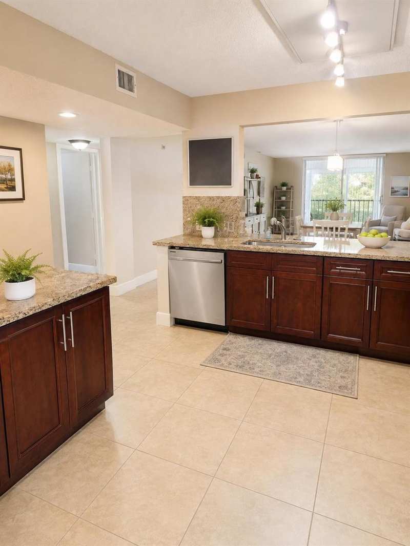 5574 Witney Drive # 206, Delray Beach FL 33484